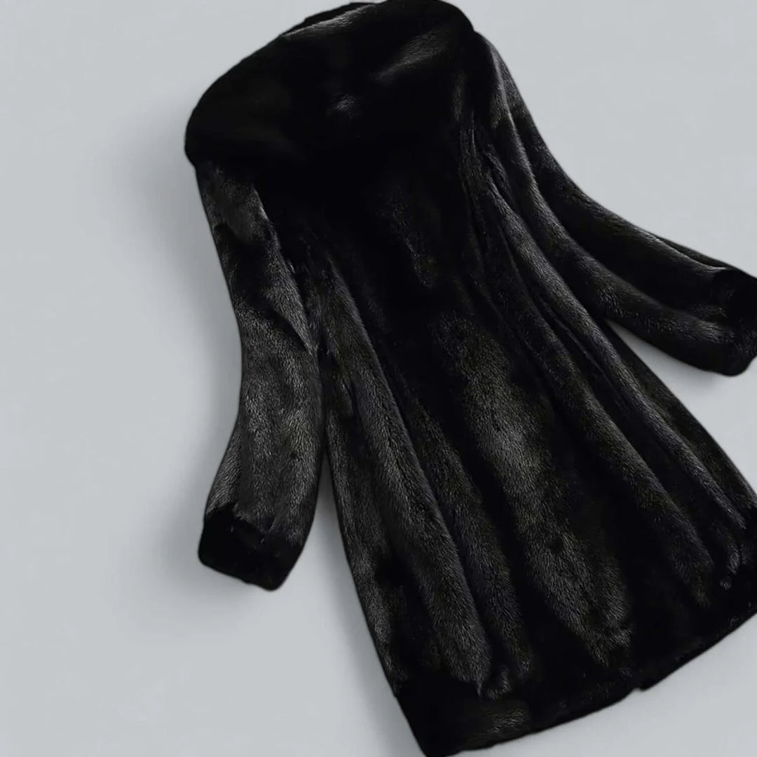 Mila | Dames Lange Winterjas Met Capuchon Van Imitatiebont